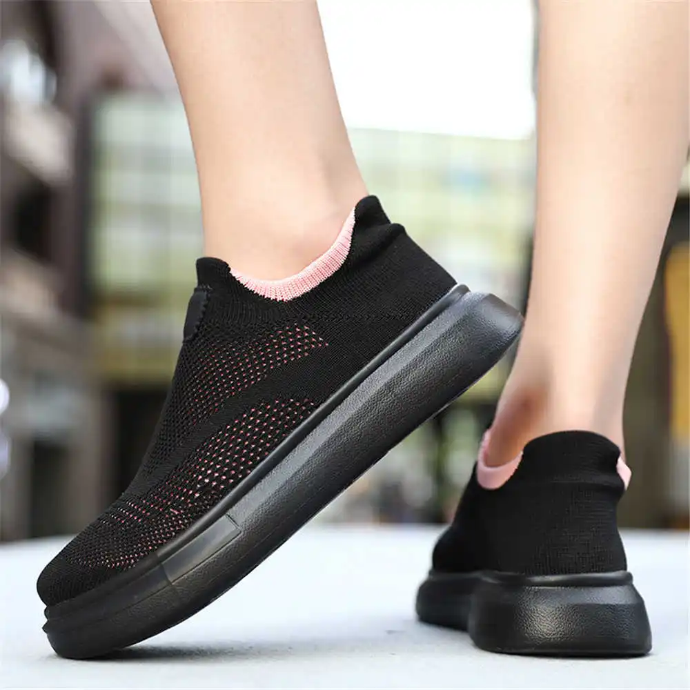 Tech Accessories Names - Stoking Platform sepatu cokelat untuk wanita